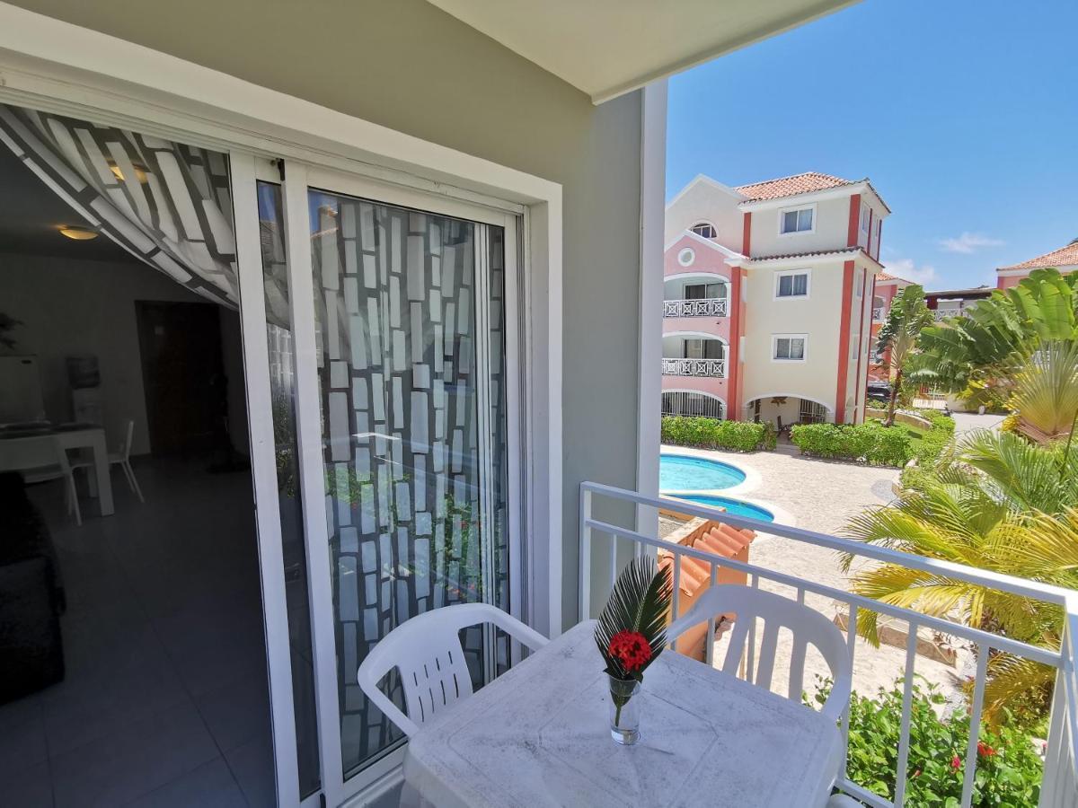 Tropicana Suites Deluxe Beach Club And Pool - Playa Los Corales Punta Cana Exterior photo